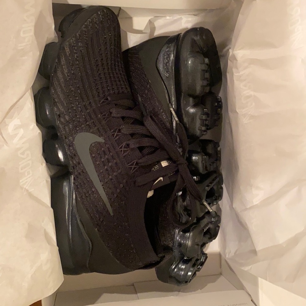 Nike VaporMax Triple Black Flyknit